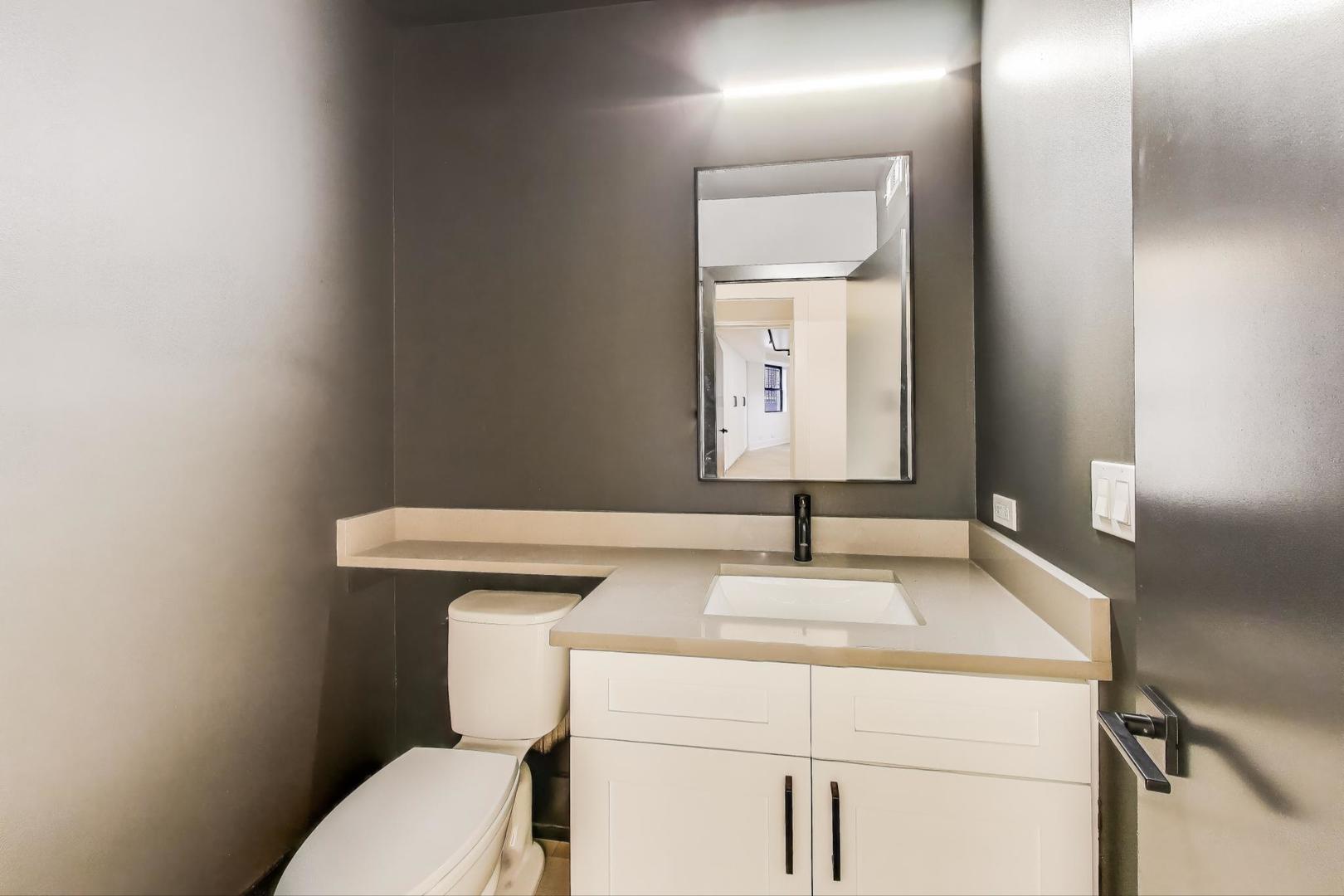 3735 South Lake Park Avenue Chicago IL 60653