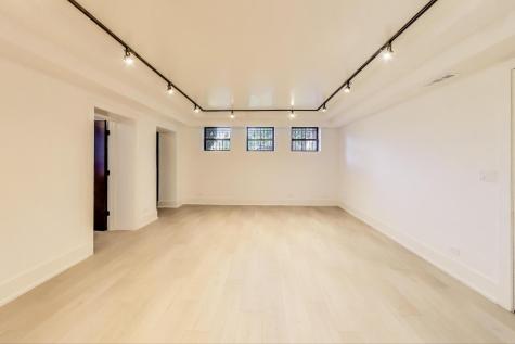 3735 South Lake Park Avenue Chicago IL 60653