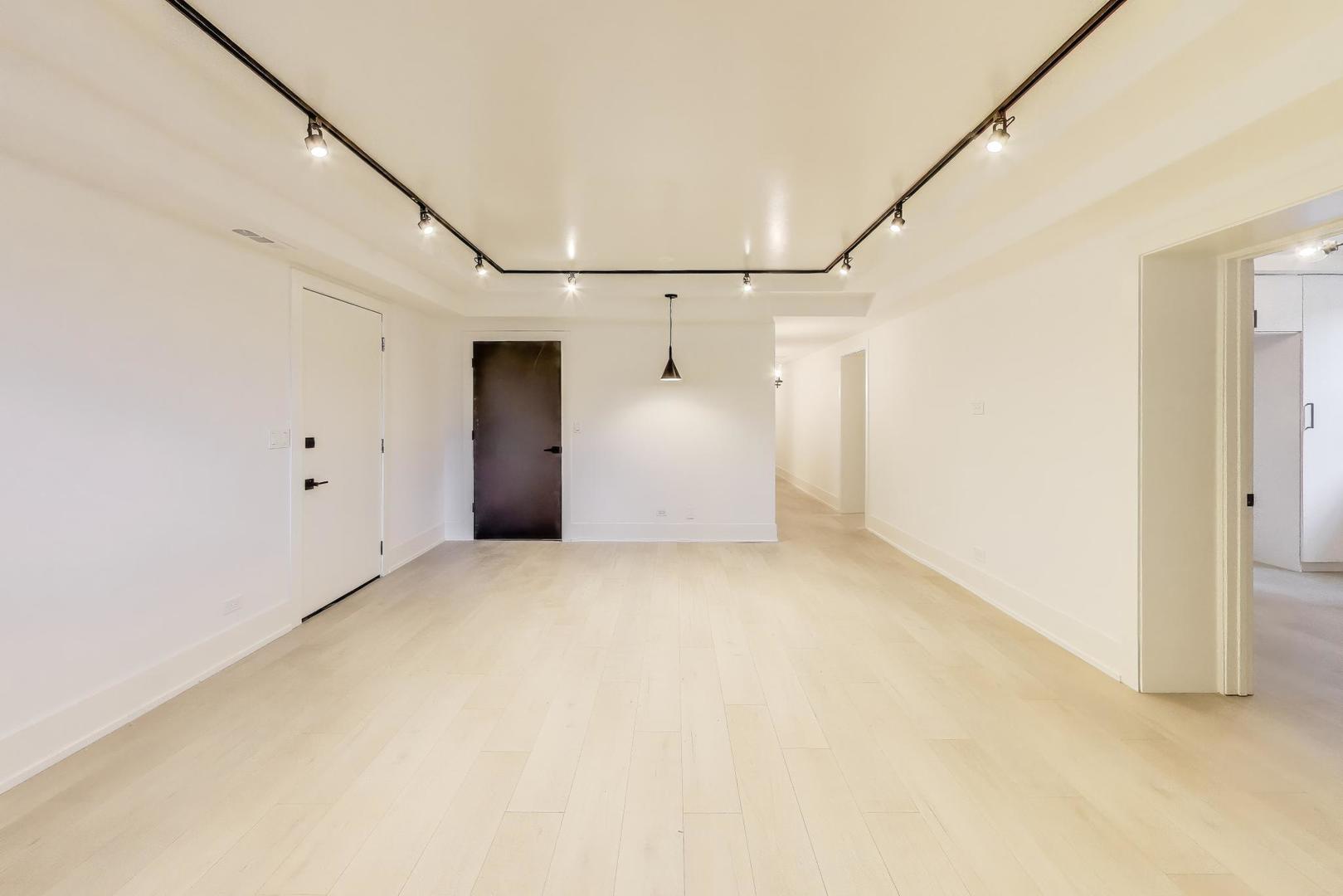 3735 South Lake Park Avenue Chicago IL 60653