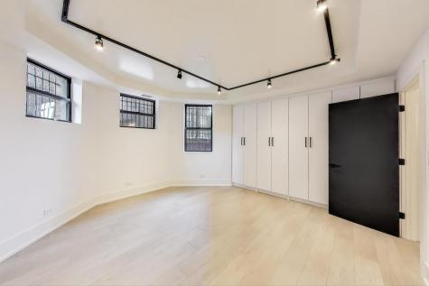 3735 South Lake Park Avenue Chicago IL 60653