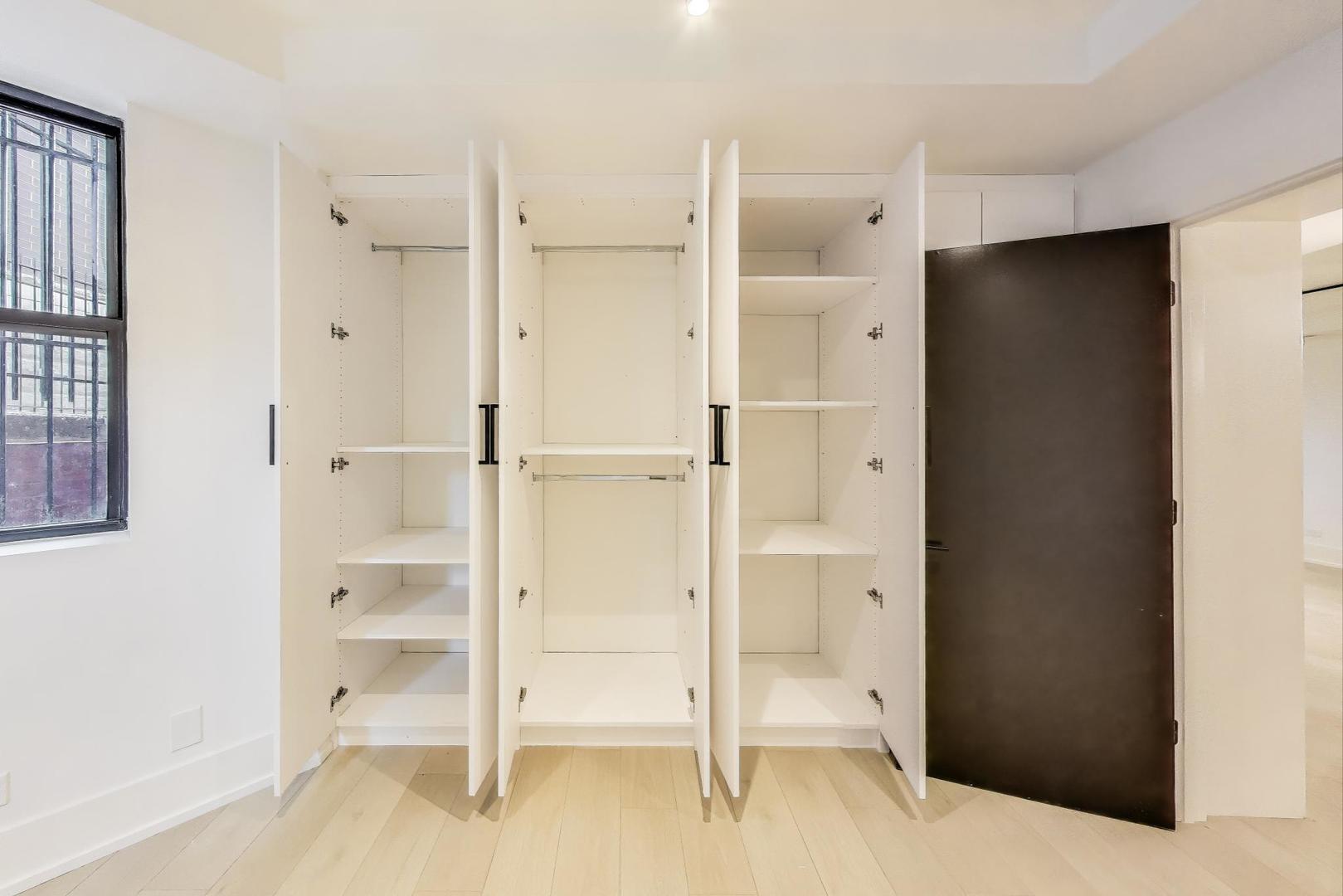 3735 South Lake Park Avenue Chicago IL 60653