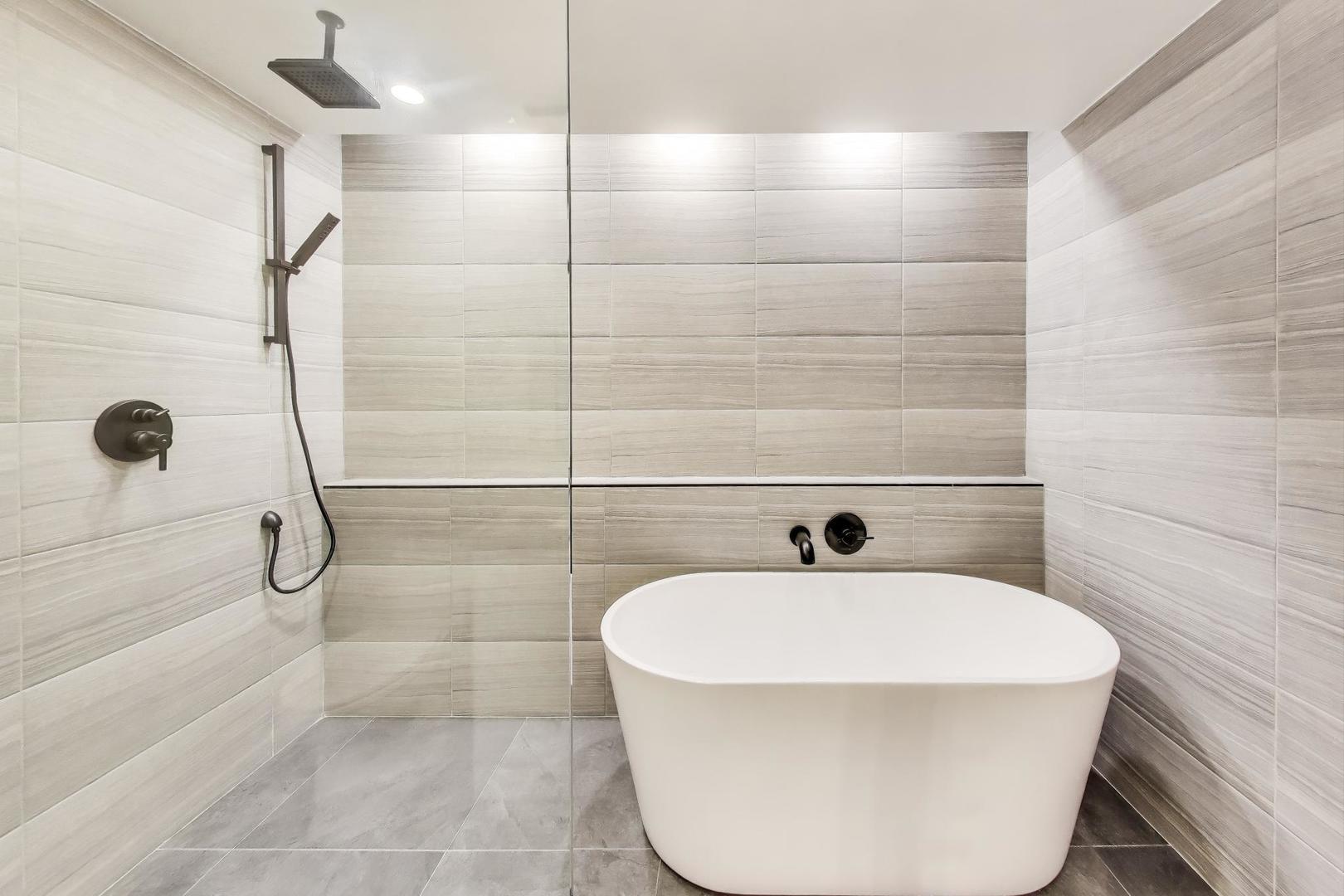 3735 South Lake Park Avenue Chicago IL 60653
