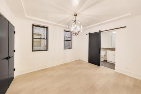 3735 South Lake Park Avenue Chicago IL 60653