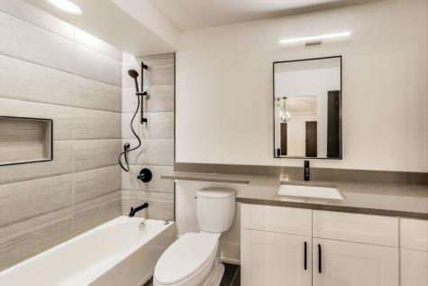 3735 South Lake Park Avenue Chicago IL 60653