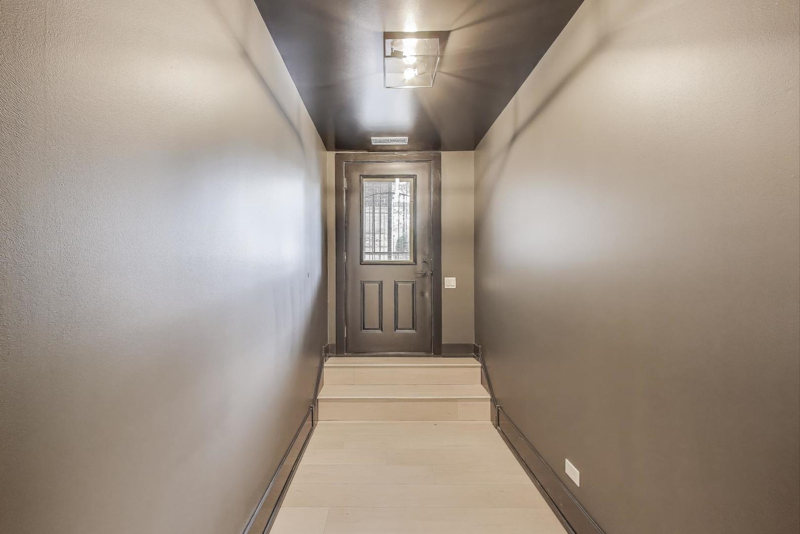 3735 South Lake Park Avenue Chicago IL 60653