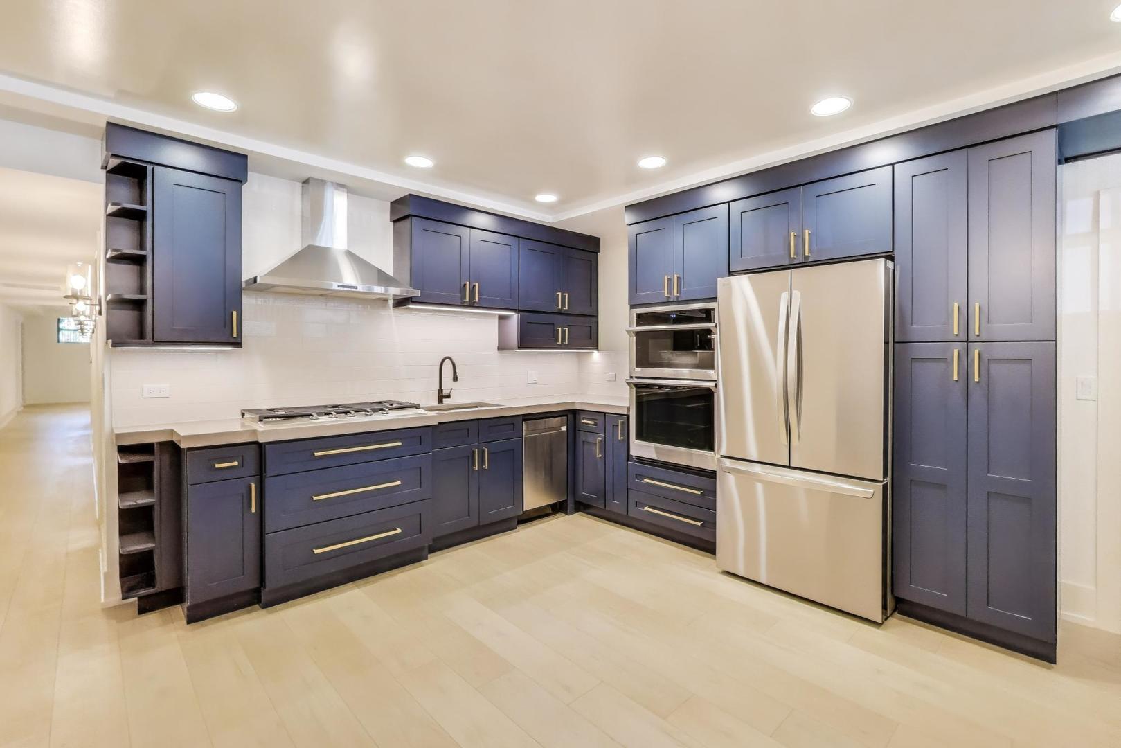 3735 South Lake Park Avenue Chicago IL 60653