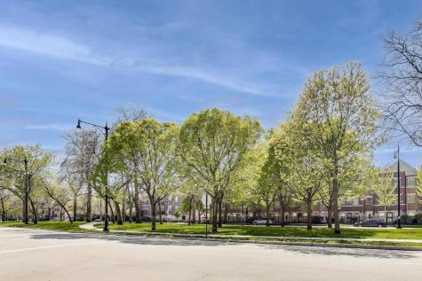 3735 South Lake Park Avenue Chicago IL 60653