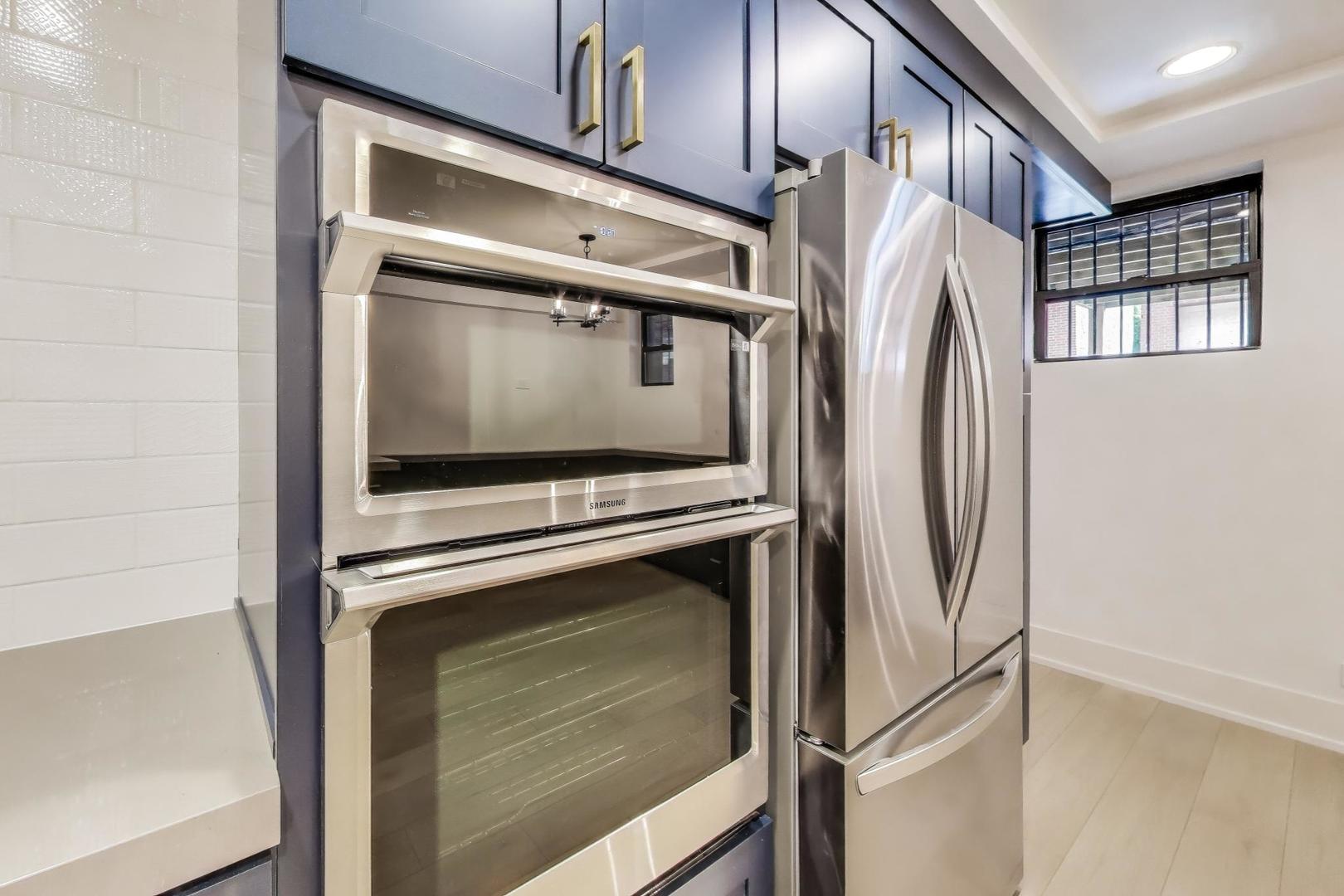3735 South Lake Park Avenue Chicago IL 60653