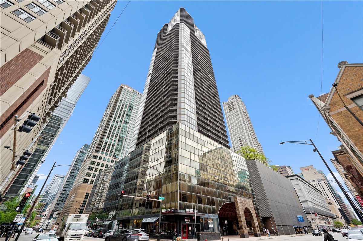 10 East Ontario Street Chicago IL 60611