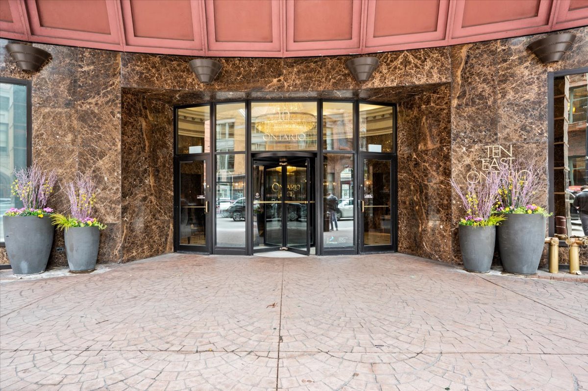 10 East Ontario Street Chicago IL 60611