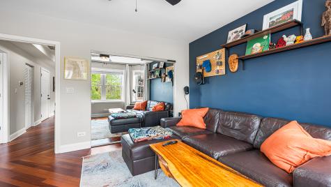 3215 North Francisco Avenue Chicago IL 60618