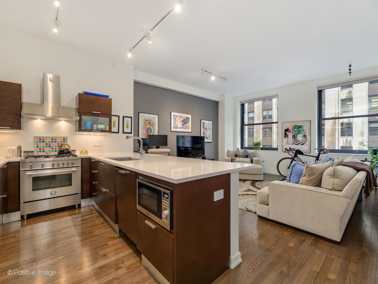 6 North Michigan Avenue Chicago IL 60602