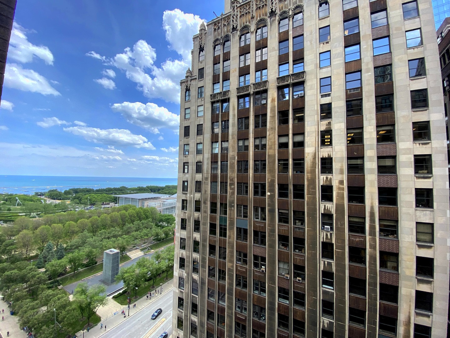 6 North Michigan Avenue Chicago IL 60602