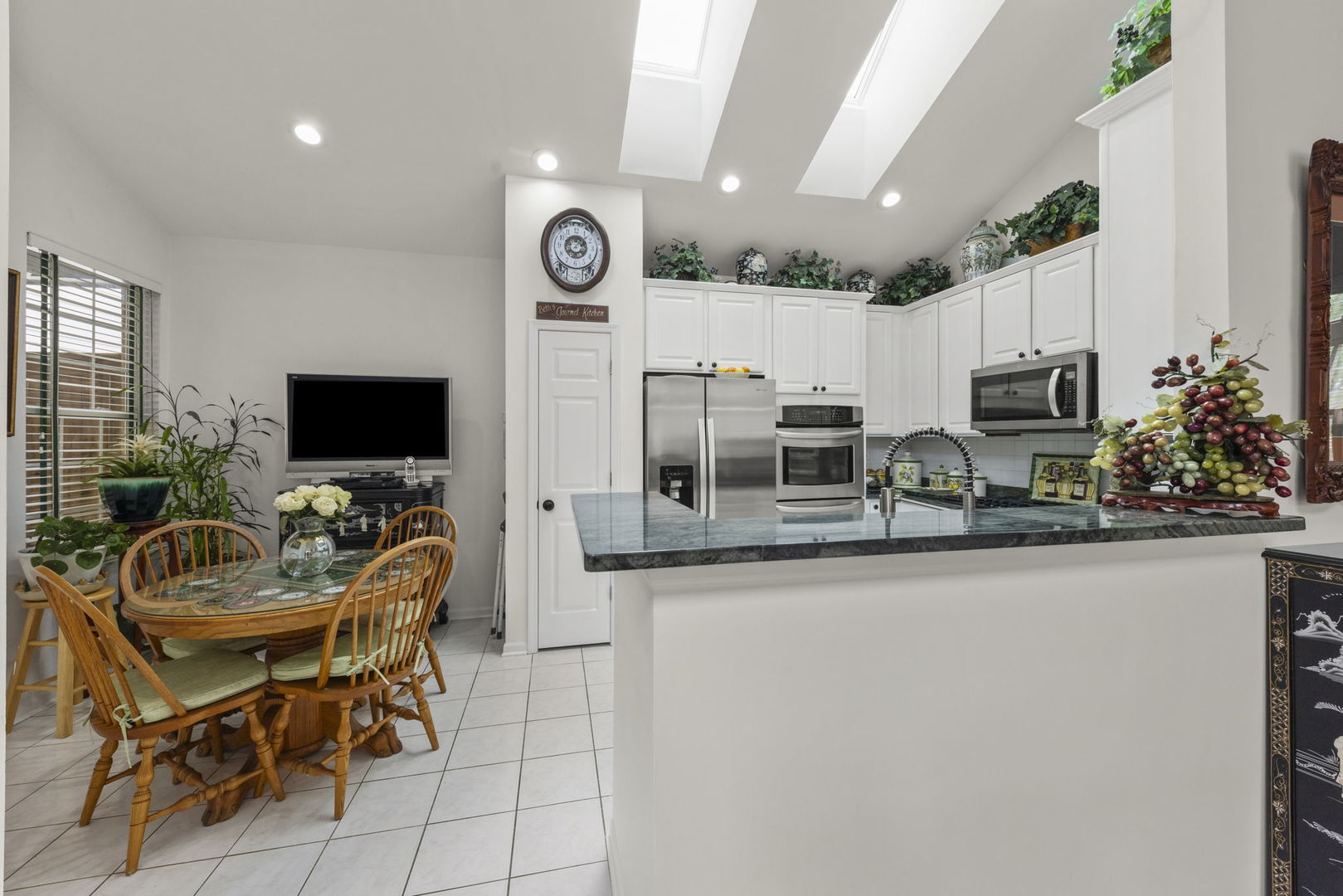 1610 Astor Avenue Oakbrook Terrace IL 60181