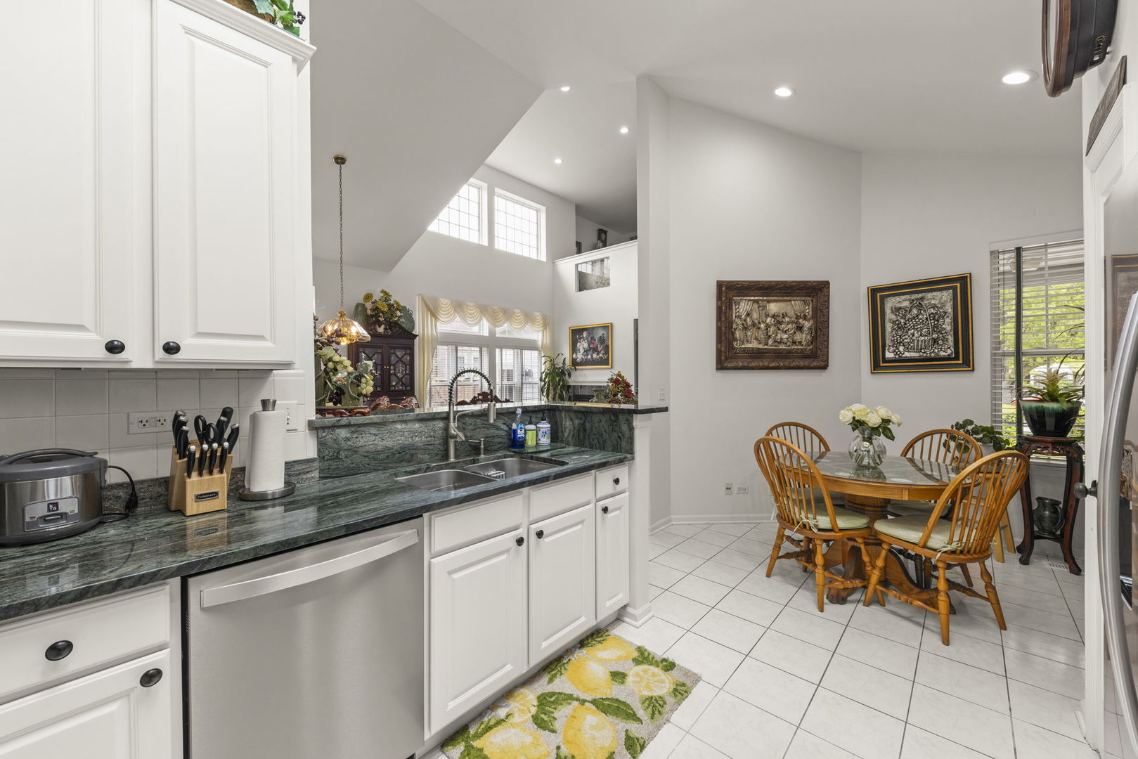 1610 Astor Avenue Oakbrook Terrace IL 60181
