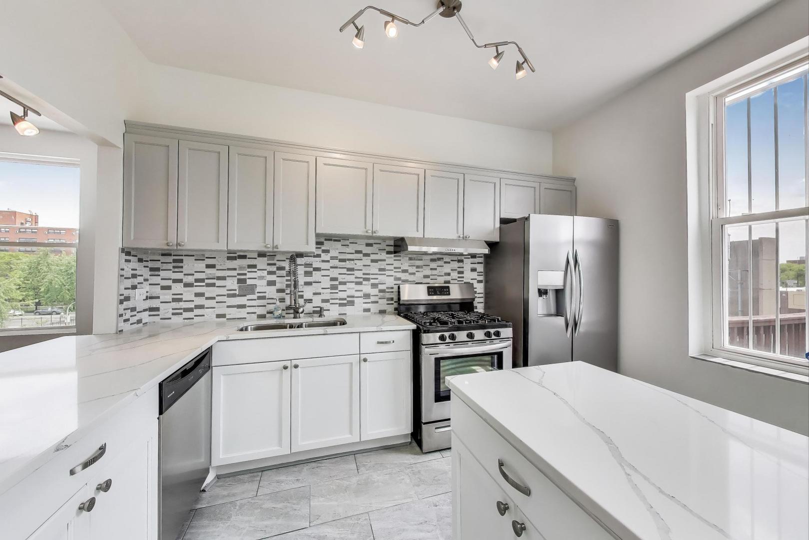 737 East 50th Street Chicago IL 60615