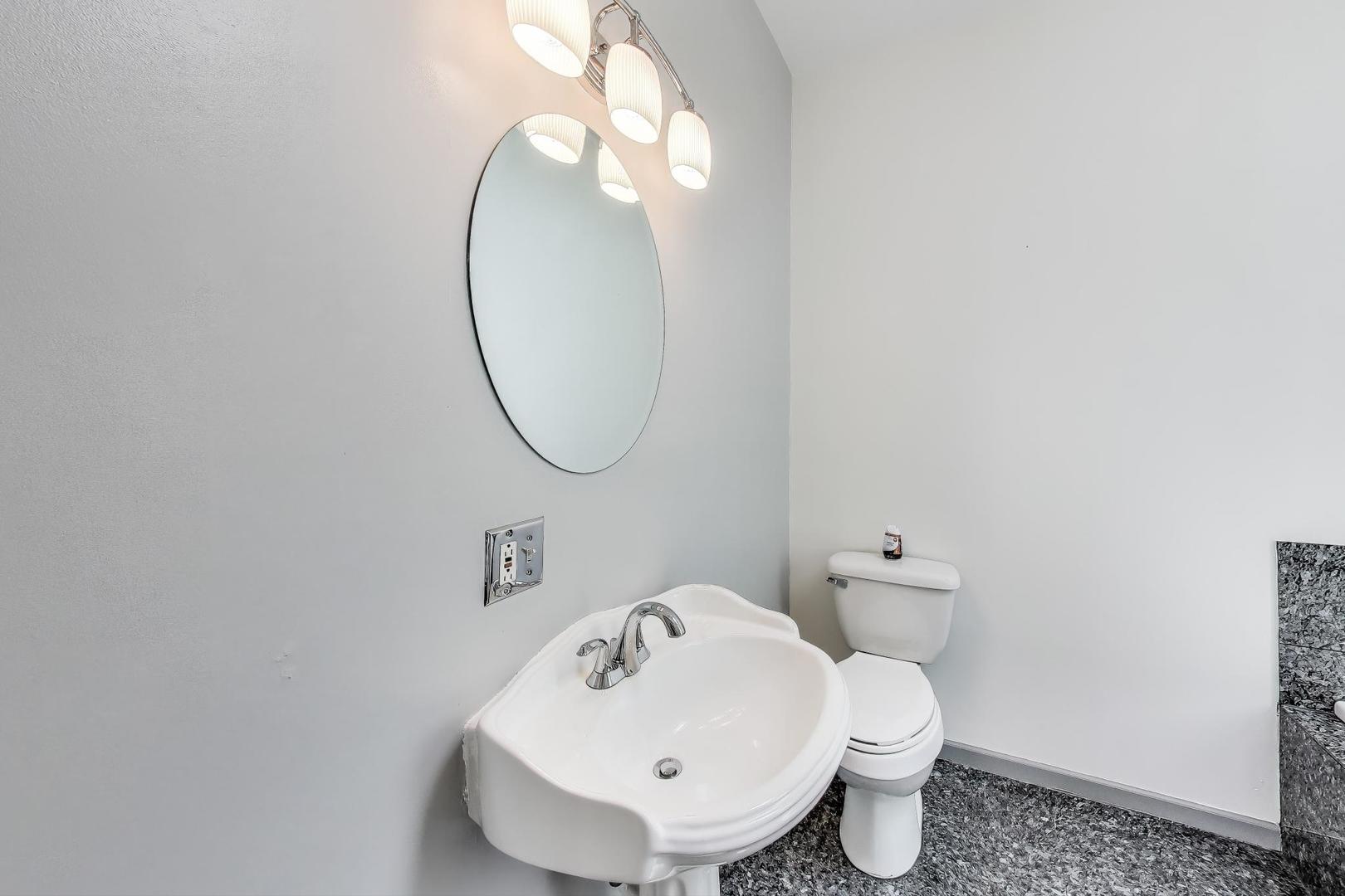 737 East 50th Street Chicago IL 60615