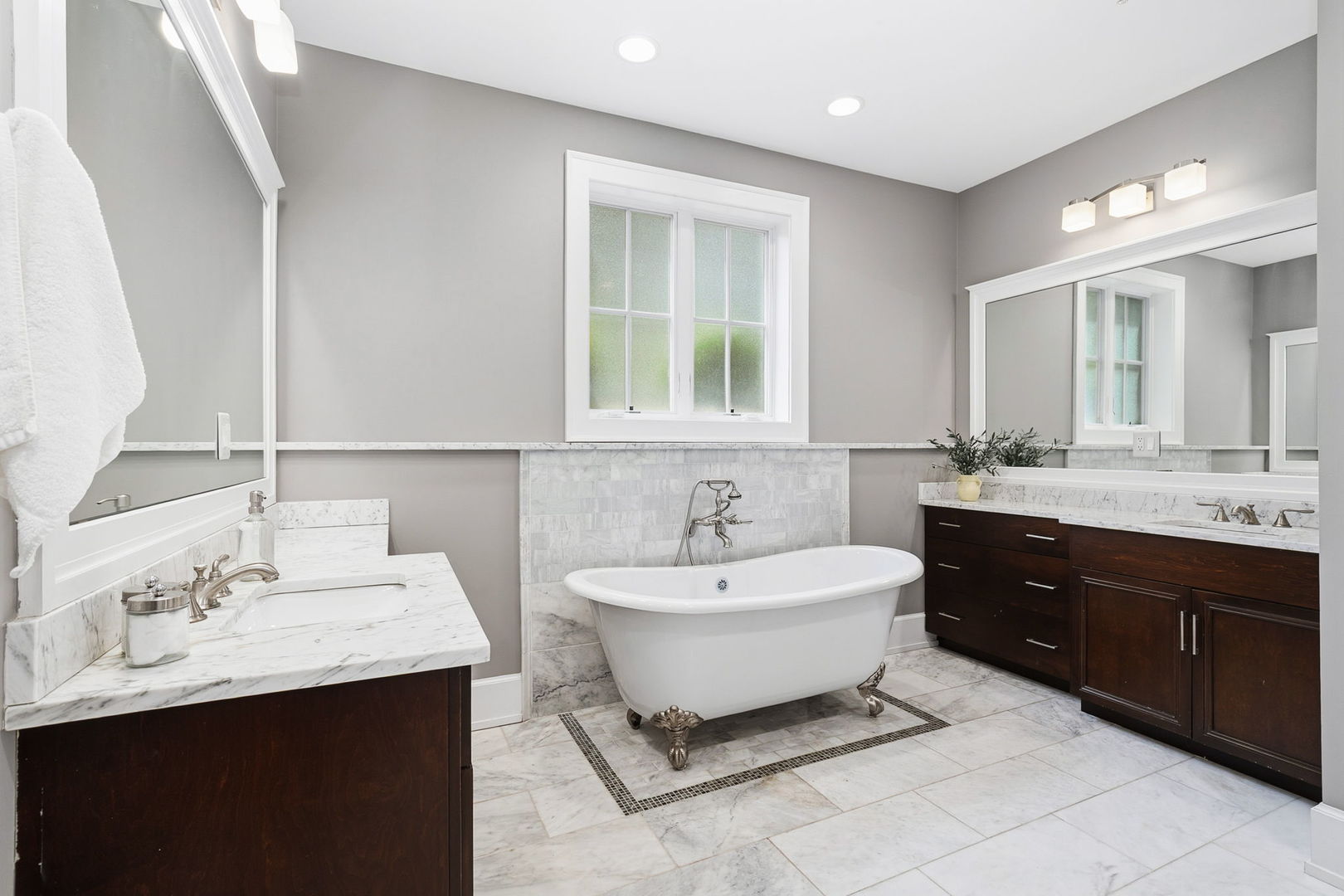 2717 North Racine Avenue Chicago IL 60614