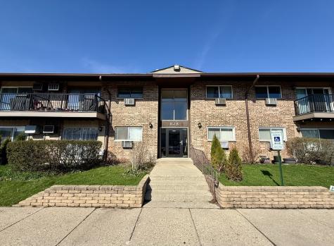 828 East Old Willow Road Prospect Heights IL 60070