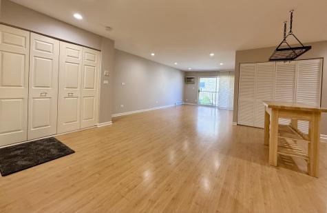 828 East Old Willow Road Prospect Heights IL 60070