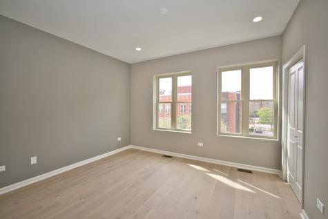 350 East Eastgate Place Chicago IL 60616
