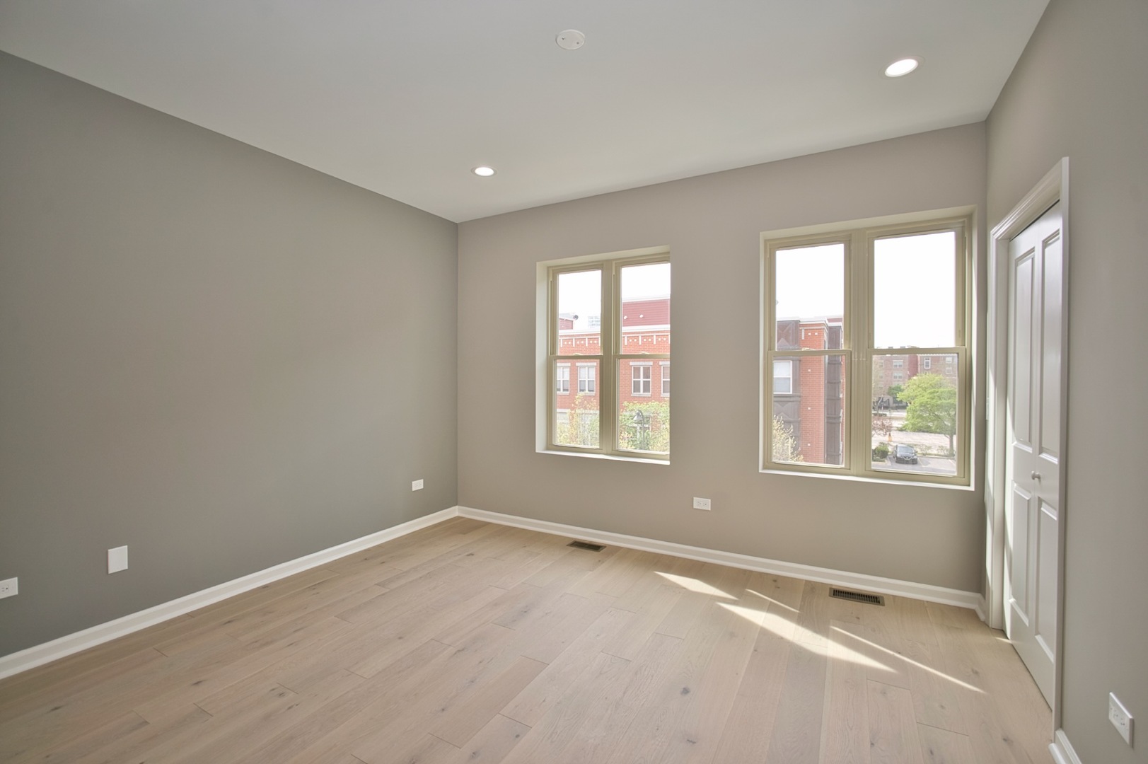 350 East Eastgate Place Chicago IL 60616