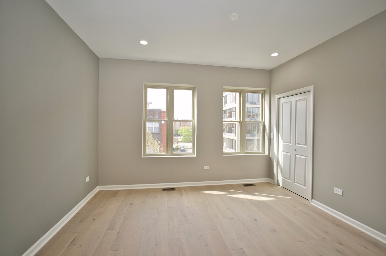 350 East Eastgate Place Chicago IL 60616