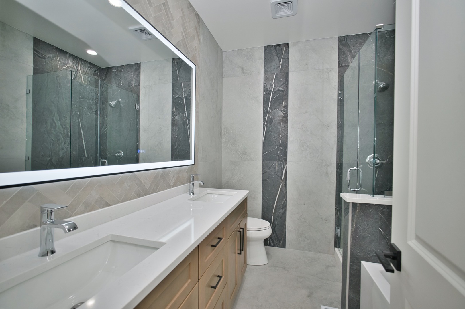 350 East Eastgate Place Chicago IL 60616