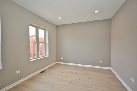 350 East Eastgate Place Chicago IL 60616