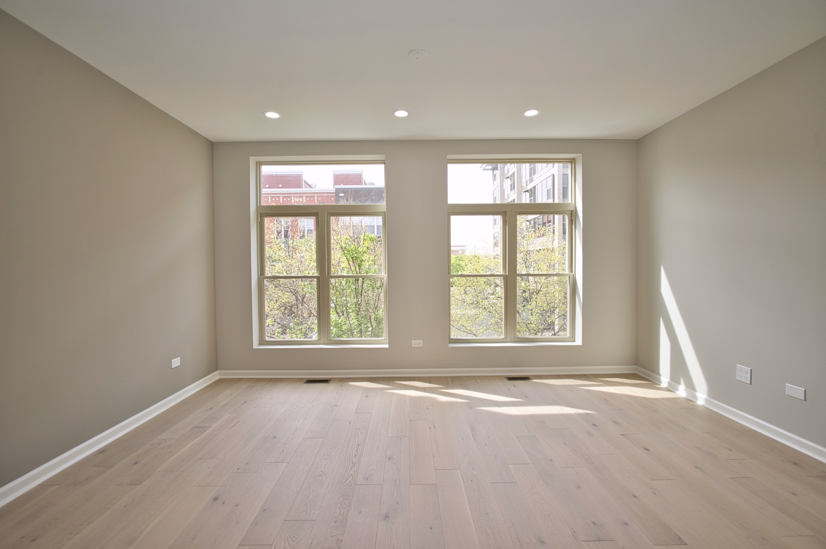 350 East Eastgate Place Chicago IL 60616