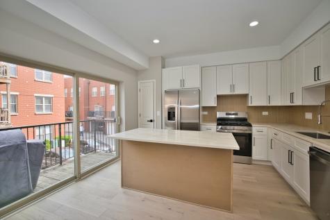 350 East Eastgate Place Chicago IL 60616