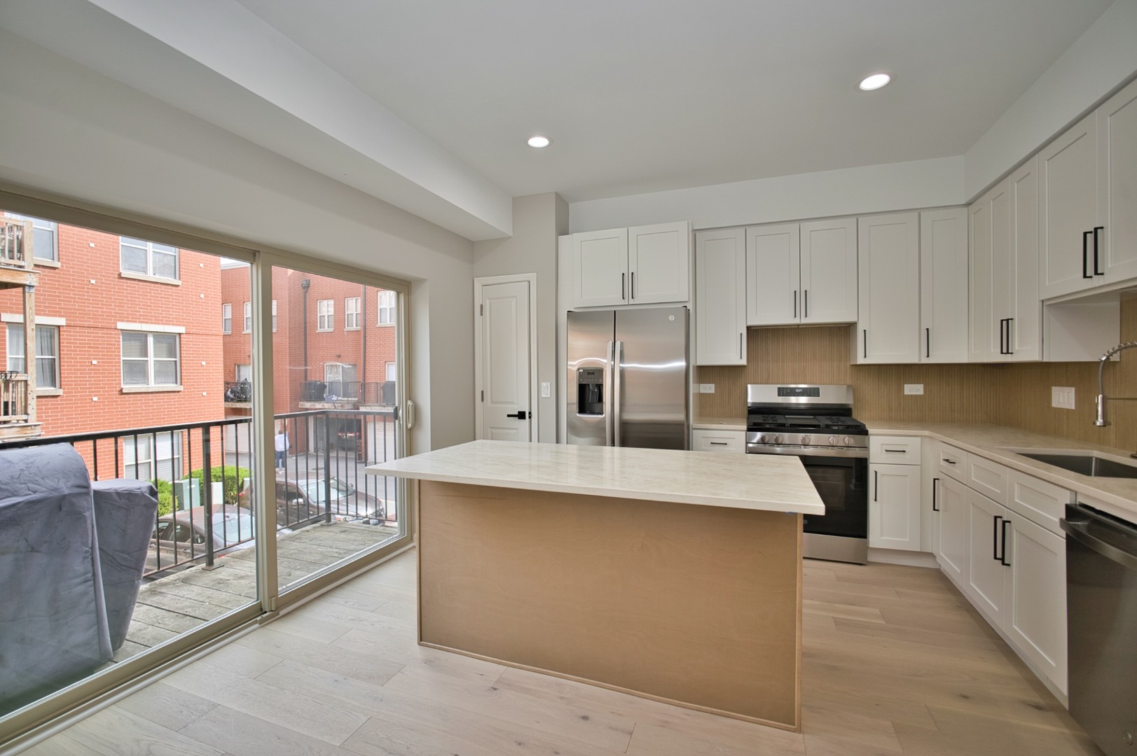 350 East Eastgate Place Chicago IL 60616