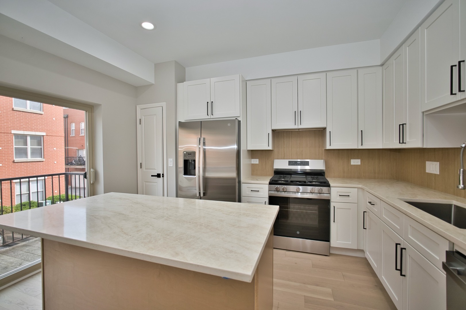350 East Eastgate Place Chicago IL 60616