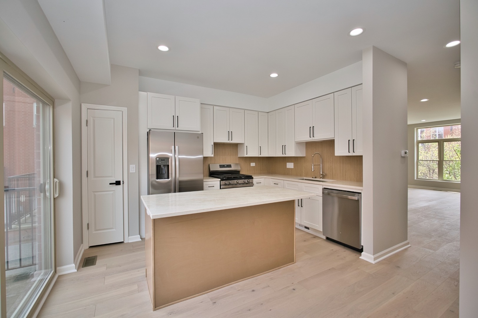 350 East Eastgate Place Chicago IL 60616