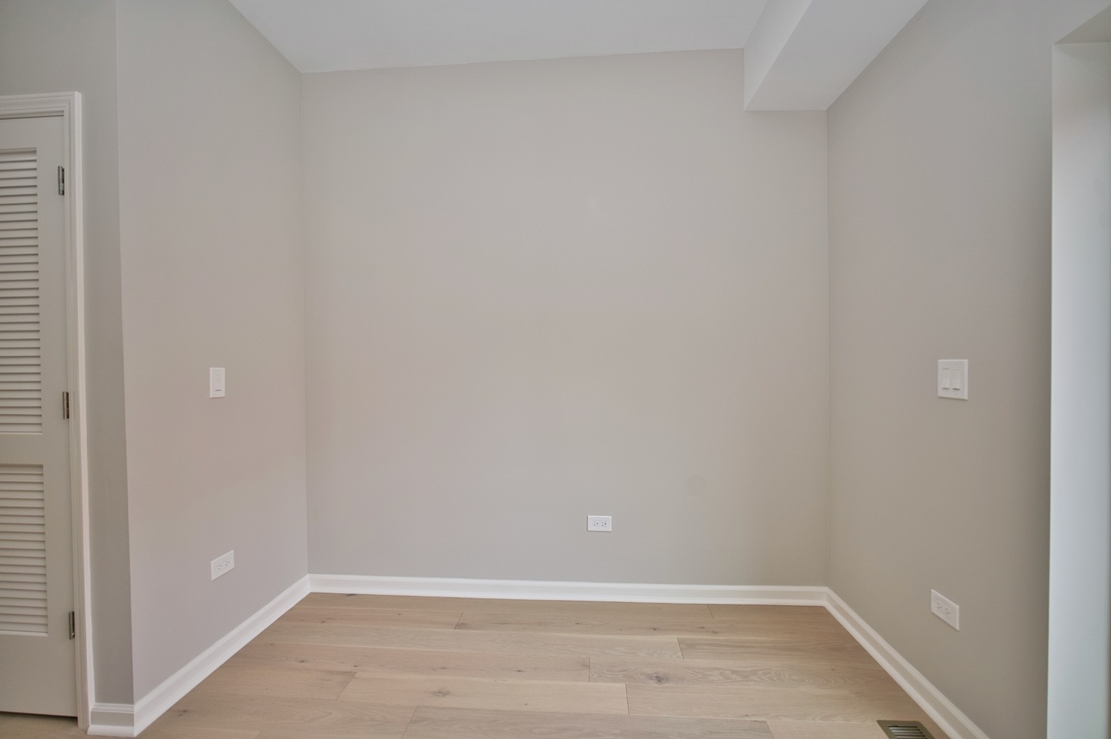 350 East Eastgate Place Chicago IL 60616