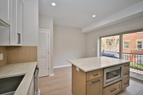 350 East Eastgate Place Chicago IL 60616