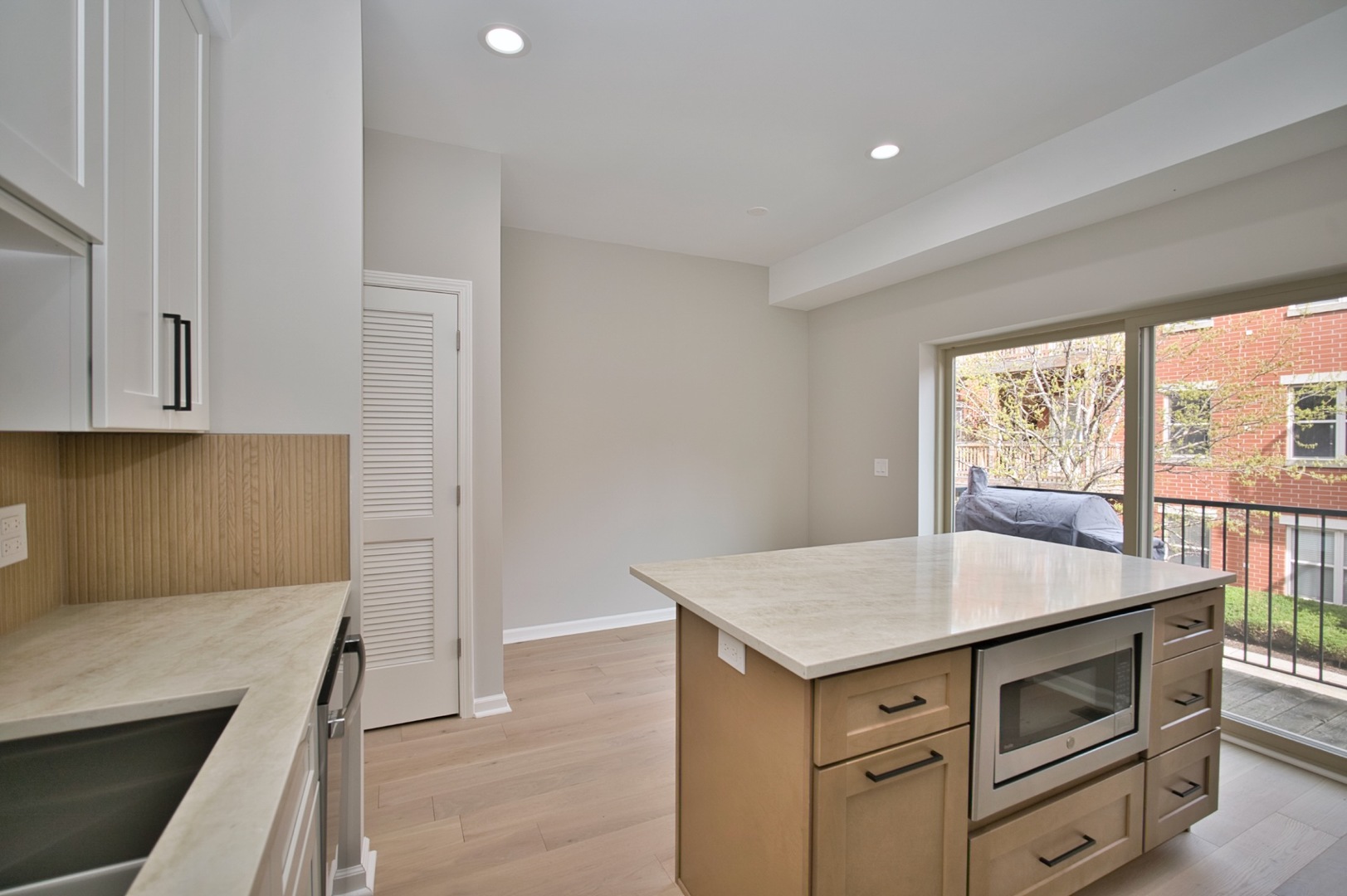 350 East Eastgate Place Chicago IL 60616