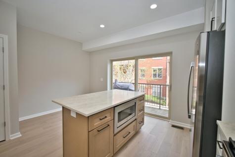 350 East Eastgate Place Chicago IL 60616