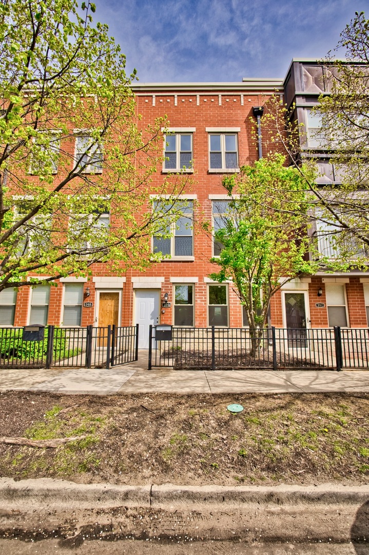 350 East Eastgate Place Chicago IL 60616