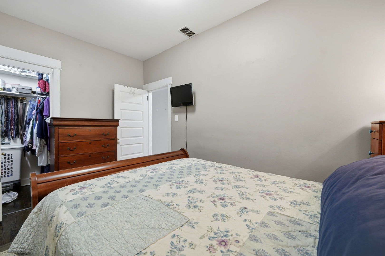 1929 West Irving Park Road Chicago IL 60613