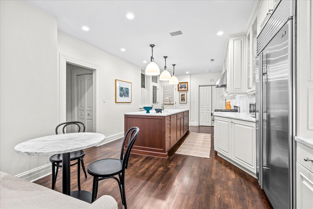 1201 North Astor Street Chicago IL 60610