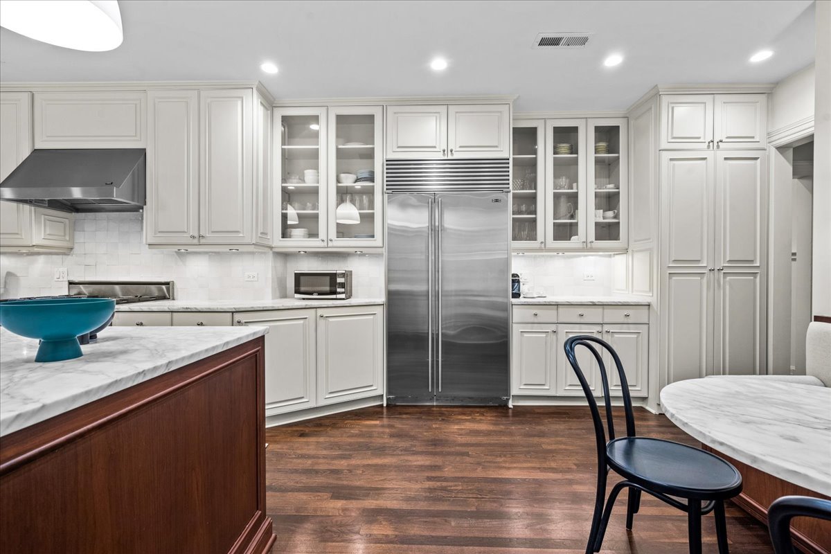 1201 North Astor Street Chicago IL 60610