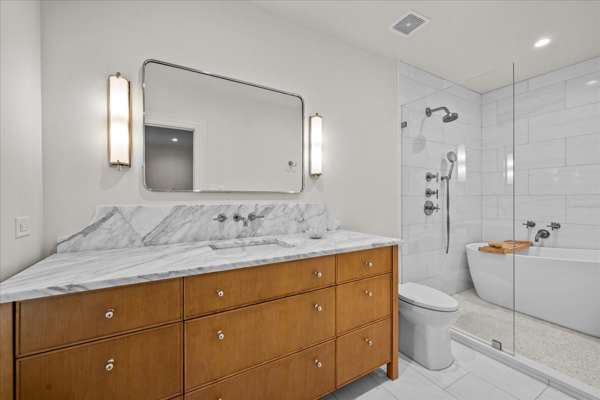 1201 North Astor Street Chicago IL 60610
