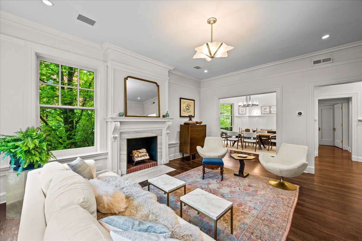 1201 North Astor Street Chicago IL 60610