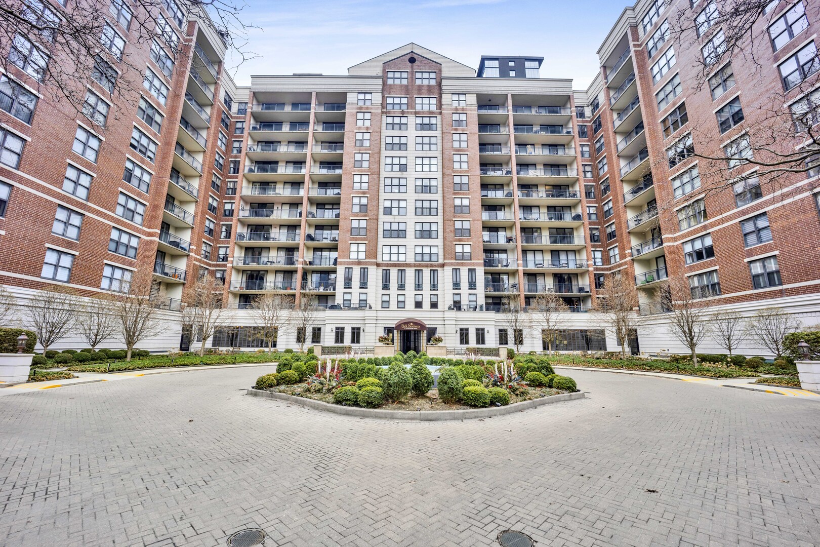 55 West Delaware Place Chicago IL 60610