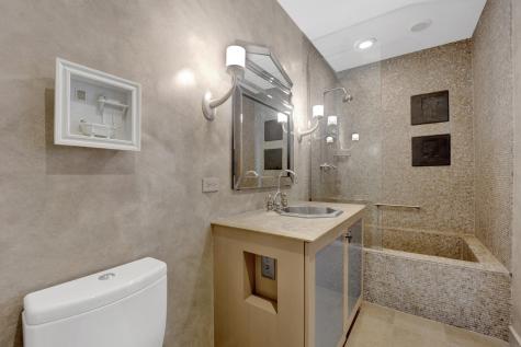 55 West Delaware Place Chicago IL 60610