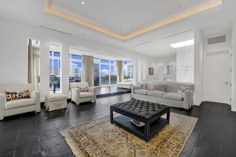 55 West Delaware Place Chicago IL 60610