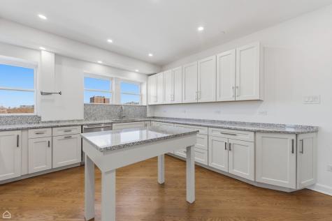 5715 South Kenwood Avenue Chicago IL 60637