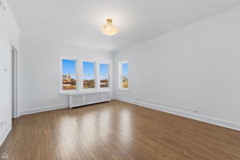 5715 South Kenwood Avenue Chicago IL 60637