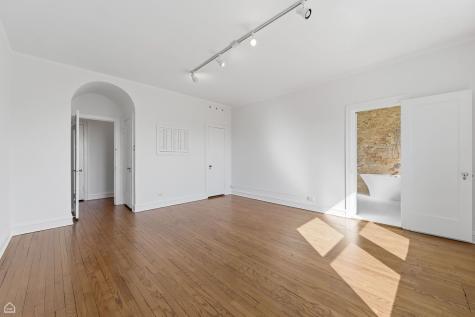5715 South Kenwood Avenue Chicago IL 60637